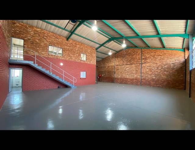 271M² WAREHOUSE TO LET IN HENNOPSPARK